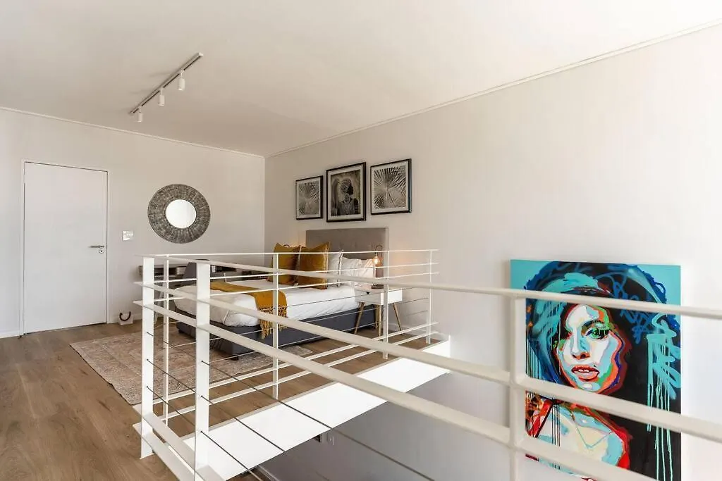 Apartment Urban Palette - Modern & Artistic Green Point Apt Cape Town