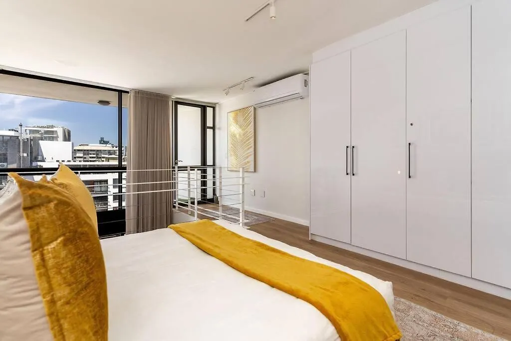 Apartment Urban Palette - Modern & Artistic Green Point Apt Cape Town South Africa