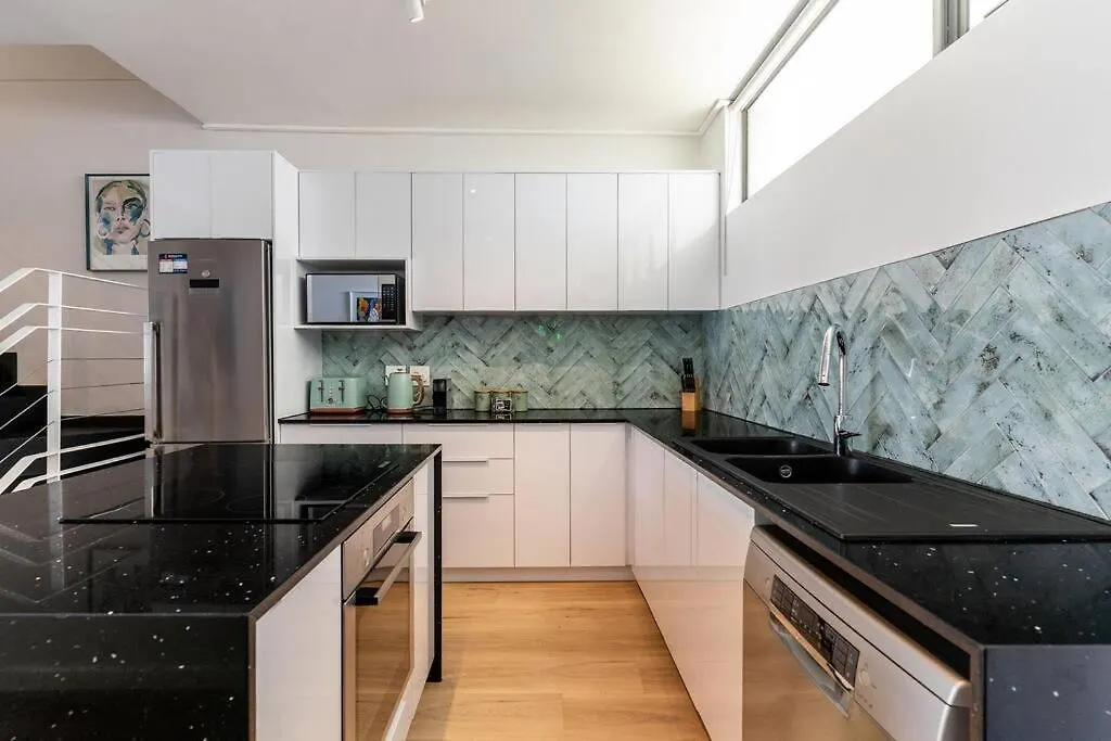 Apartment Urban Palette - Modern & Artistic Green Point Apt Cape Town South Africa