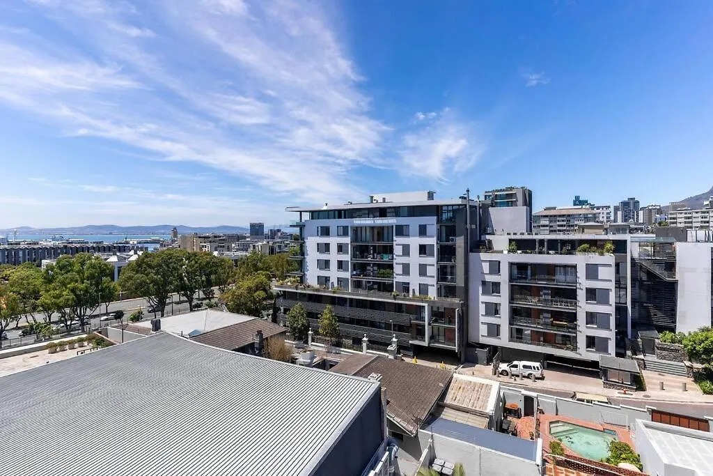 Urban Palette - Modern & Artistic Green Point Apt Cape Town Apartment