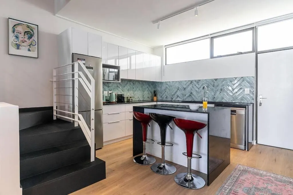 Urban Palette - Modern & Artistic Green Point Apt Cape Town Apartment